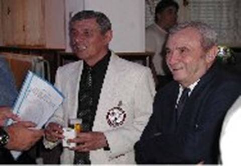 Membri ai Clubului Aristocratic Rapid la o întâlnire a clubului, fotografia 8