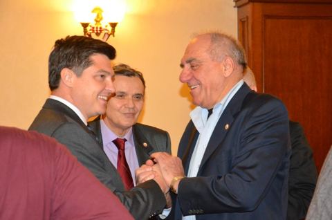 Membri ai Clubului Aristocratic Rapid la o întâlnire a clubului, fotografia 32