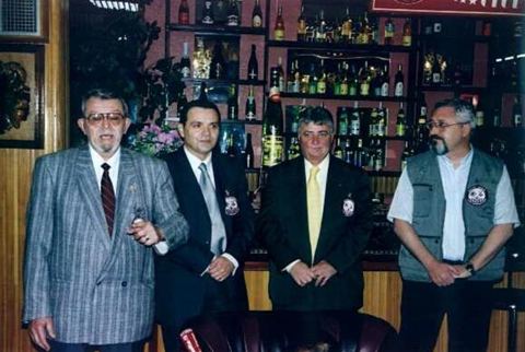 Membri ai Clubului Aristocratic Rapid la o întâlnire a clubului, fotografia 34
